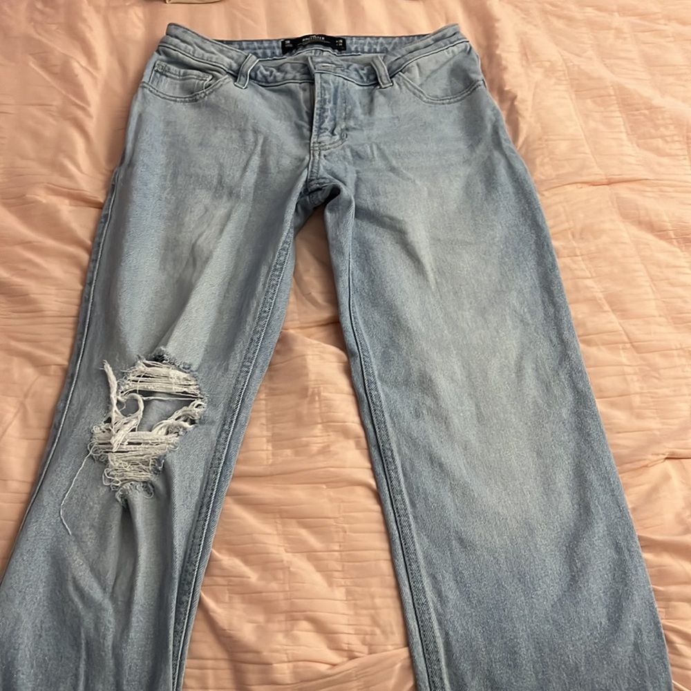 Low-Rise Ripped Light Wash 90s Straight Jeans | Vintage Stretch